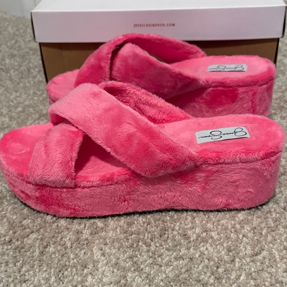 Jessica Simpson pink, fuzzy platform slippers. Size: 8M. - Picture 5 of 8